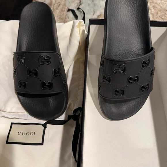 Gucci Women's Black Logo Slide Sandals - Picture 1 of 2